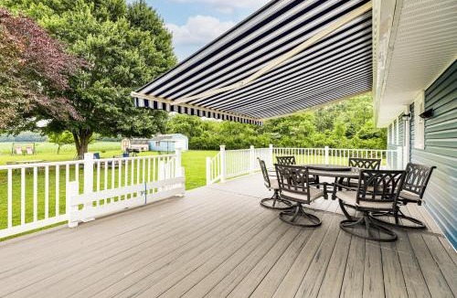 Georgetown House | Getaway on half Acre with Deck in Georgetown