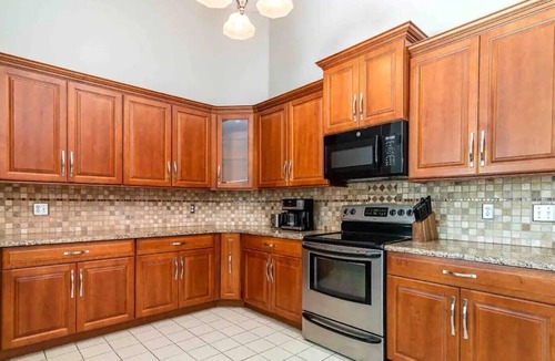 Greenview Shores House | Getaway on Kingsway