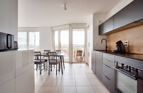 Republique - Les Ponts Apartment | Getaway on the Ile de Nantes