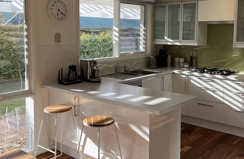 Tootgarook House | GETAWAY POOLSIDE RETREAT