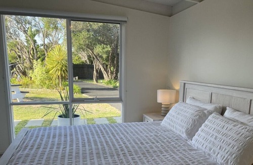 Tootgarook House | GETAWAY POOLSIDE RETREAT