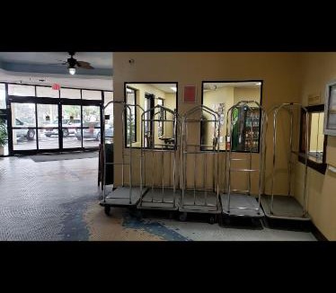 Lenox Park Apartment | Getaway That's Fit for a King