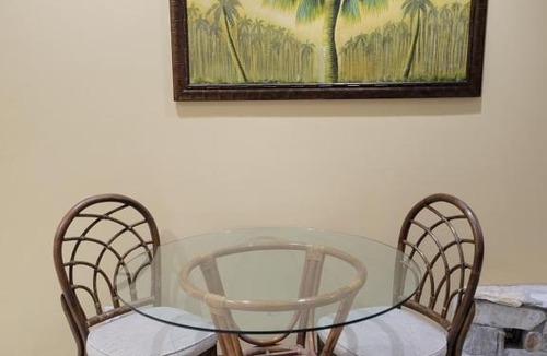 Lenox Park Apartment | Getaway That's Fit for a King