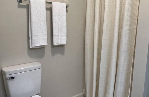 Waynesboro Hotel | Getaway to Hillside Haven 52
