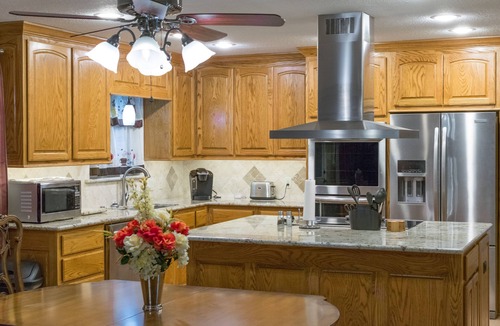 Enchanted Oaks House | Getaway to Relax, Enjoy & Play! Come vacation with us!