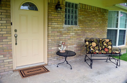 Enchanted Oaks House | Getaway to Relax, Enjoy & Play! Come vacation with us!