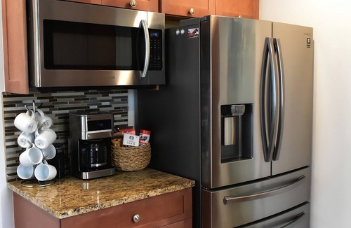 Demere Park House | Getaway to Tabby Shack SSI.new heated POOL, 3b/2ba, near beach & village, dogs