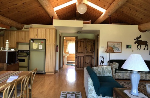 Ely House | Getaway To White Iron Hideaway