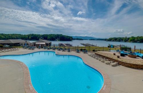 Huddleston House | Getaway w/Resort Perks at Smith Mountain Lake!