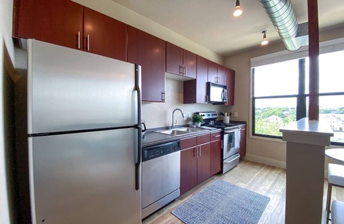 Downtown Fort Worth Condo | Getaway with in-suite laundry, walk Downtown!