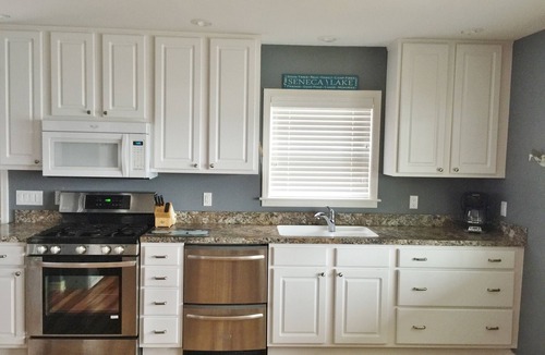 Town of Torrey Cottage | 'Getg Inn' Comfortable Cozy Lakefront Property-Beautiful View