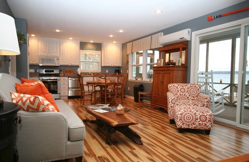 Town of Torrey Cottage | 'Getg Inn' Comfortable Cozy Lakefront Property-Beautiful View