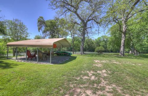 New Braunfels House | Gettin' Guada loopy with Hot Tub & Riverfront