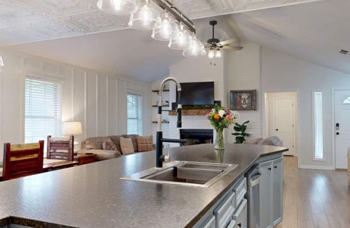 Blinn College-Bryan Campus House | Gettysburg Getaway - Your stylish Texas retreat