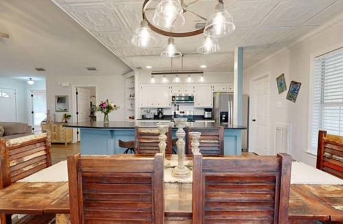 Blinn College-Bryan Campus House | Gettysburg Getaway - Your stylish Texas retreat