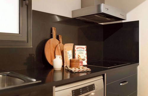 Sant Gervasi Apartment | GHAR/BARI/HEM/SPITI/KAAINGA/MANZIL- Two Bedroom Apartment with Balcony