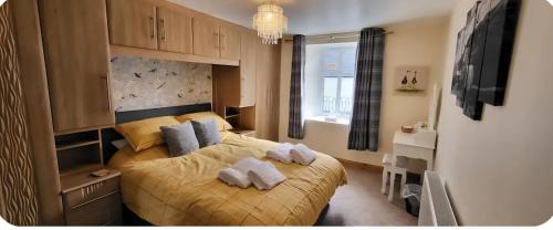 Lewiston House | Ghillies Cottage, Loch Ness