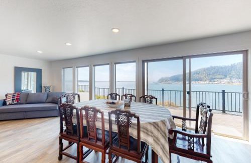 Bay City House | Ghost Hole View