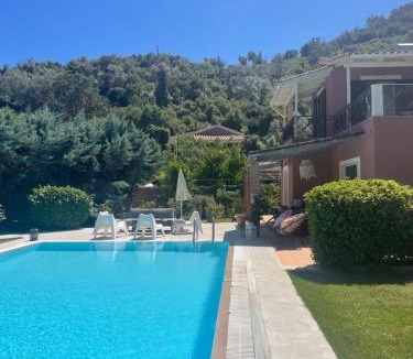 Mikros Gialos Villa | Gialos Villas 1-2 With a Private Pool