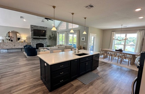 Grove House | Giant 5-bedroom luxury 4-acre Estate in Woodard Hollow in Grove, OK
