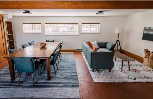 Helena West Side House | Giant View Home Summa