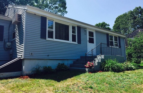 Niantic House | Giants Neck Heights. Booking Fall 2025!