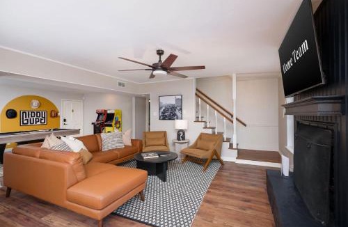 North San Antonio - SAT House | Giddy Up Getaway Pool, Hot Tub and Family Fun!