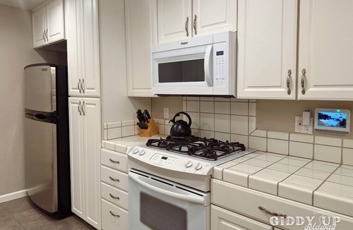 Oakdale House | Giddy Up Getaway