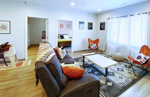 Maxwell Condo | Giddy Up in East Suites! 4 bd/2 ba! Walk everywhere in East Nash!
