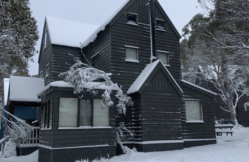 Dinner Plain Ski Chalet | Gifford - family friendly.