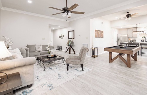 La Brisa House | Gig ‘Em Ags! Pool table, patio, 7 mins Kyle Field