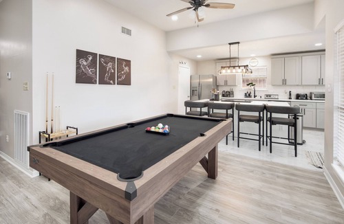 La Brisa House | Gig ‘Em Ags! Pool table, patio, 7 mins Kyle Field