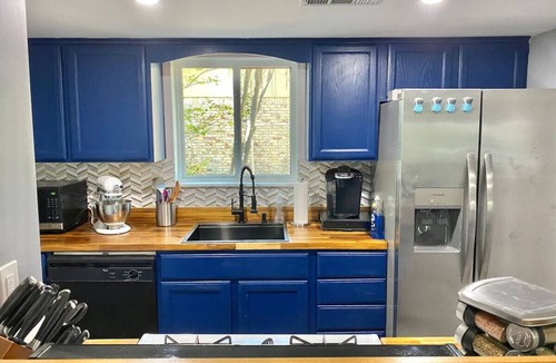 College Station House | Gig`em on Glade-Spacious 5BR Home w/Huge Backyard near TAMU