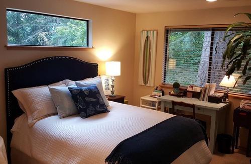 Gig Harbor House | Gig Harbor Rambler- Private and Quiet
