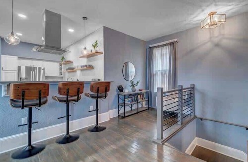 Springfield Apartment | Gigantic duplex in Springfield