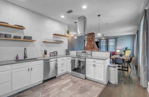 Springfield Apartment | Gigantic duplex in Springfield