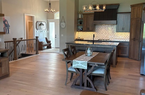 Olathe House | Gigi's Luxury Golfcourse Oasis!