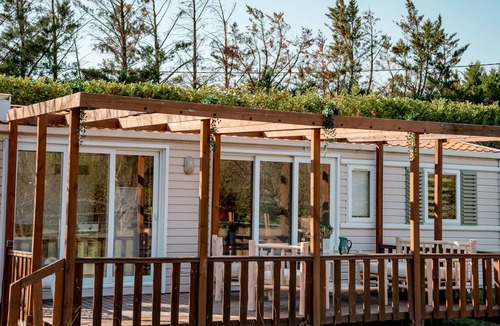 Lamotte-du-Rhone Cottage | Gigondas-Gîte-Ensuite with Shower-Garden View