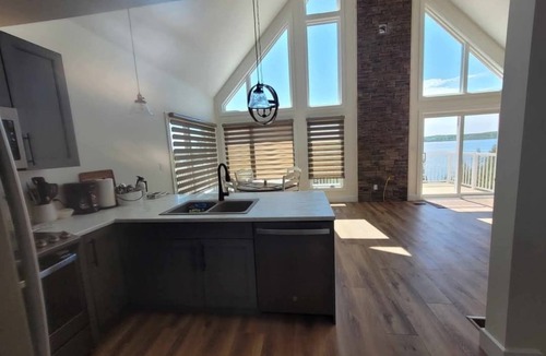Manitoulin District Cottage | Giizhgok Geegabeek - Cedar Shore Cottages "Where Relaxation and Adventure Meet"