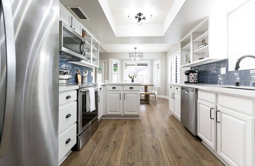 Meadows House | Gilbert Oasis: Pool, Putting Green & Near DT!