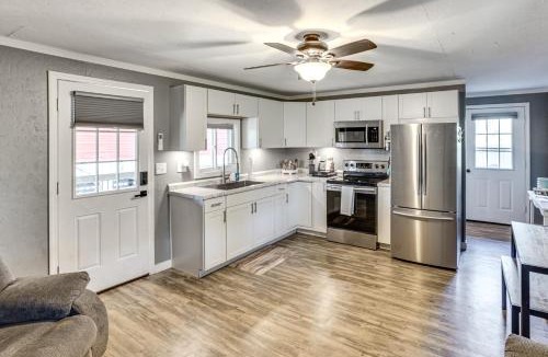 Gilbertsville House | Gilbertsville Hideaway: 1 Mi to Lake!