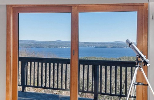 Gilford House | Gilford NH Vacation Rental. Sleeps 14. Near Lake Winnipesaukee & Gunstock