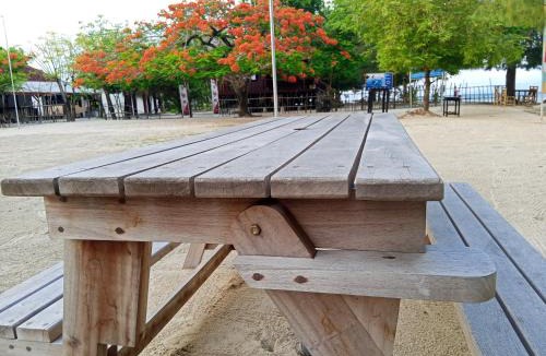 Sekotong Barat Bed & Breakfast | Gili Sudak Indah Paradise Beach Bungalow Bed & Breakfast
