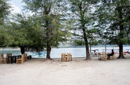 Sekotong Barat Bed & Breakfast | Gili Sudak Indah Paradise Beach Bungalow Bed & Breakfast