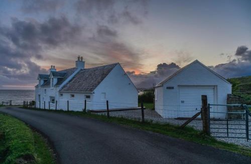 Breakish House | Gillean House-Spectacular beachfront property-Skye