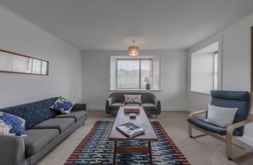 Breakish House | Gillean House-Spectacular beachfront property-Skye