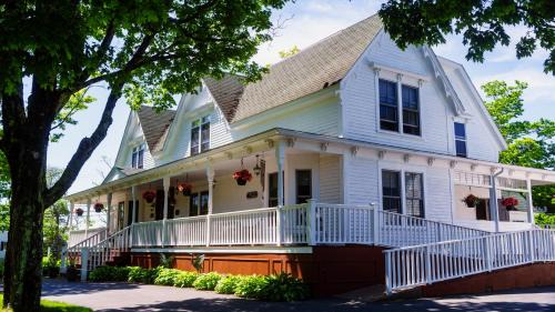 Parrsboro Bed & Breakfast | Gillespie House Inn