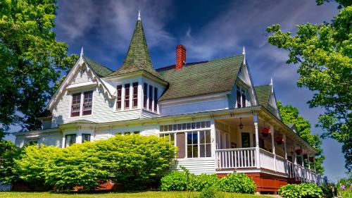 Parrsboro Bed & Breakfast | Gillespie House Inn