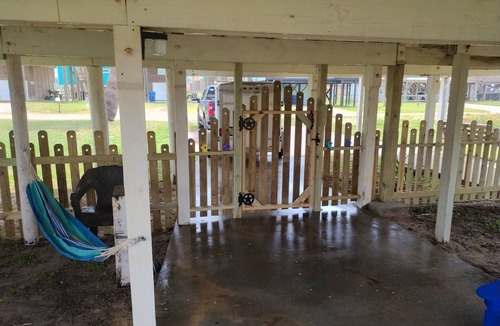 Surfside Beach Cottage | GILLIGANS BEACH HUT- RELAXING BEACH GETAWAY- OCEAN VIEW-PET FRIENDLY/FENCED YARD