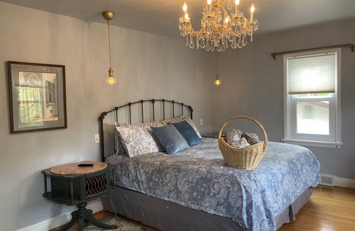 Gimli House | Gimli Family Vacation Getaway